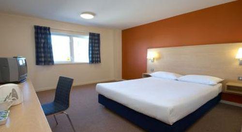 Holiday Inn Express Manchester Airport Ringway Bagian luar foto